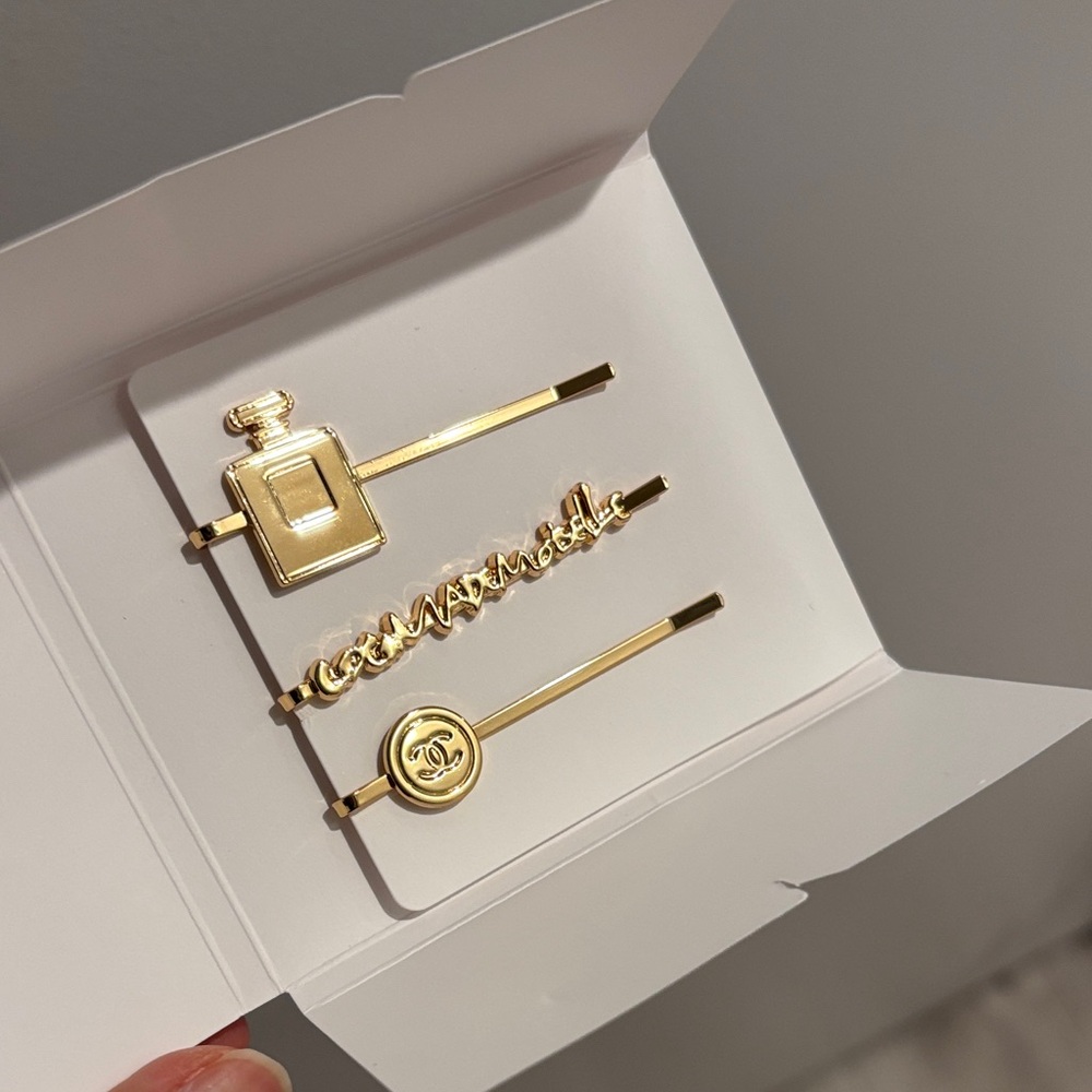 CHANEL Gold Hair Accessory Trio